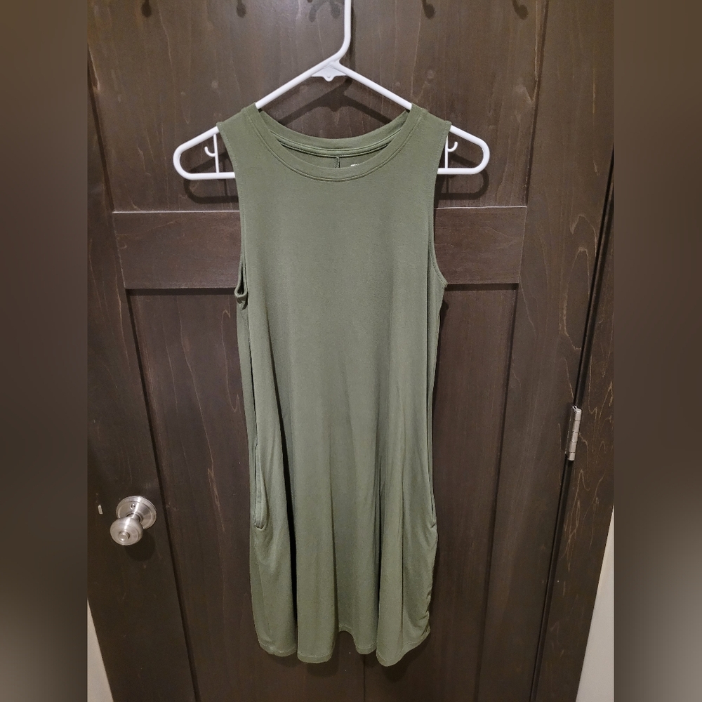 Elegant Green Sleeveless Dress